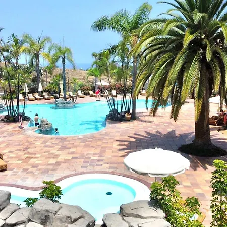 Con Gran Terraza Y Piscina Climatizada