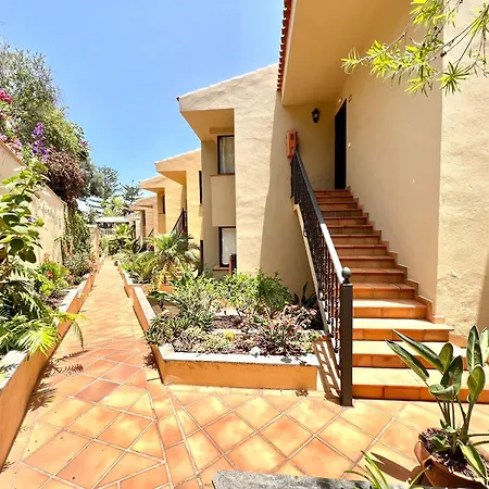 Con Gran Terraza Y Piscina Climatizada *