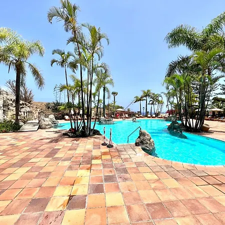 Con Gran Terraza Y Piscina Climatizada