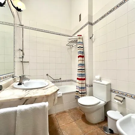 Con Gran Terraza Y Piscina Climatizada